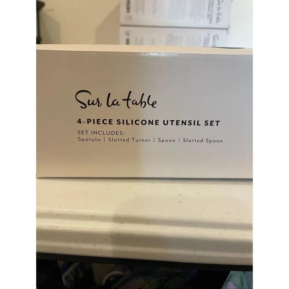 Sur la table 4 pc wooden silicone utensil set NWT